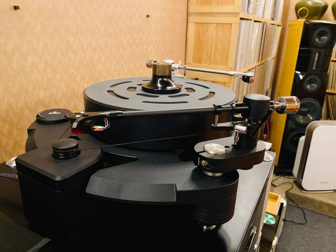 ZV8-X TURNTABLE WITH AESHNA -TITAN TONEARM 黑膠唱盤（含乙支鈦合金唱臂-銀線版）